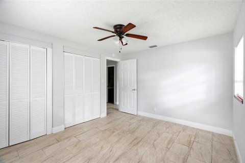 Villa ou maison à vendre à Tampa, Floride: 2 chambres, 97.55 m2 № 2199861 - photo 16