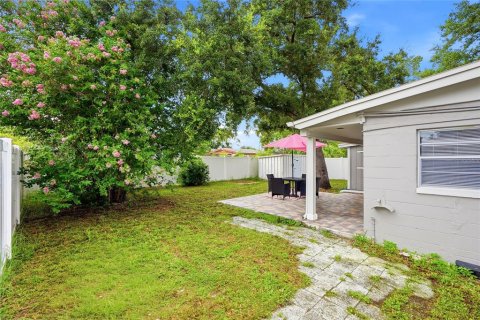 Villa ou maison à vendre à Tampa, Floride: 2 chambres, 97.55 m2 № 2199861 - photo 18