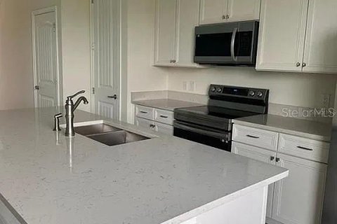 Touwnhouse à vendre à Kissimmee, Floride: 2 chambres, 129.51 m2 № 2425772 - photo 2