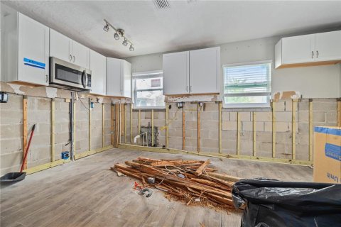 House in Indian Rocks Beach, Florida 3 bedrooms, 122.63 sq.m. № 1767477 - photo 9