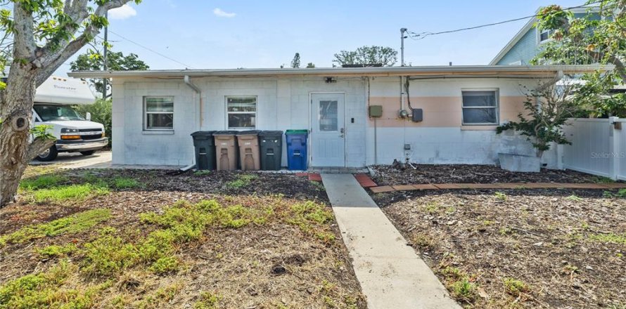 House in Indian Rocks Beach, Florida 3 bedrooms, 122.63 sq.m. № 1767477