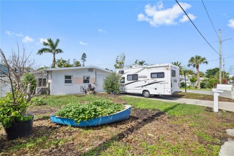 House in Indian Rocks Beach, Florida 3 bedrooms, 122.63 sq.m. № 1767477 - photo 6