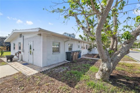 House in Indian Rocks Beach, Florida 3 bedrooms, 122.63 sq.m. № 1767477 - photo 3