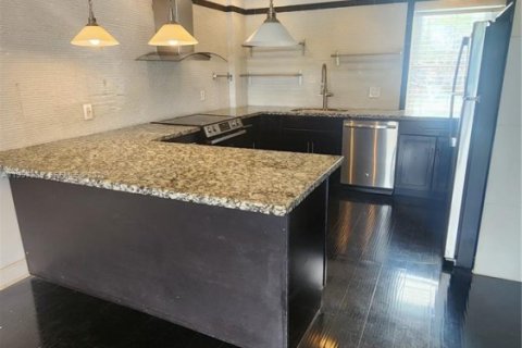 Condo in Sunrise, Florida, 1 bedroom  № 2060893 - photo 12