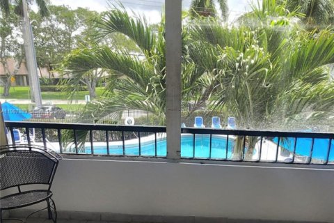 Condo in Sunrise, Florida, 1 bedroom  № 2060893 - photo 25