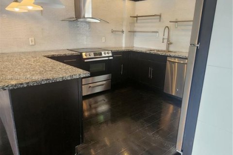 Condo in Sunrise, Florida, 1 bedroom  № 2060893 - photo 3