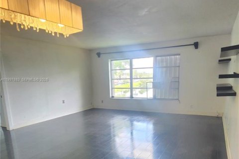 Condo in Sunrise, Florida, 1 bedroom  № 2060893 - photo 5