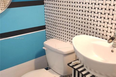 Condo in Sunrise, Florida, 1 bedroom  № 2060893 - photo 15