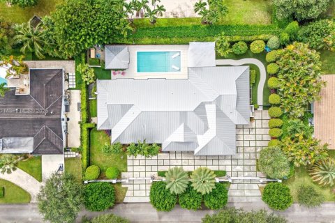 House in Pinecrest, Florida 5 bedrooms, 323.95 sq.m. № 1945429 - photo 3
