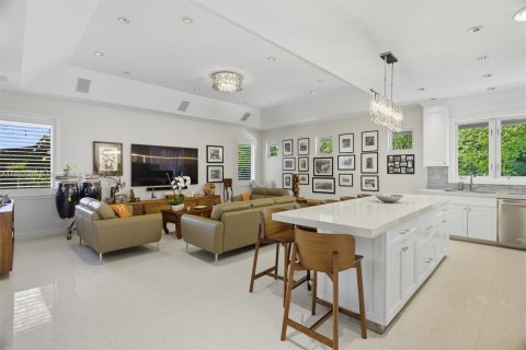 House in Pinecrest, Florida 5 bedrooms, 323.95 sq.m. № 1945429 - photo 13