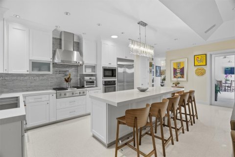 House in Pinecrest, Florida 5 bedrooms, 323.95 sq.m. № 1945429 - photo 18