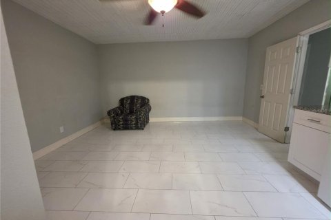 House in Orlando, Florida 3 bedrooms, 102.19 sq.m. № 1914831 - photo 14