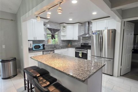 House in Orlando, Florida 3 bedrooms, 102.19 sq.m. № 1914831 - photo 4