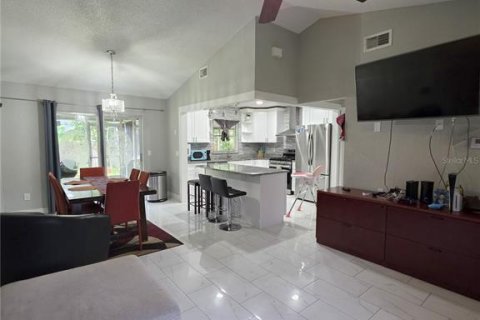 House in Orlando, Florida 3 bedrooms, 102.19 sq.m. № 1914831 - photo 6