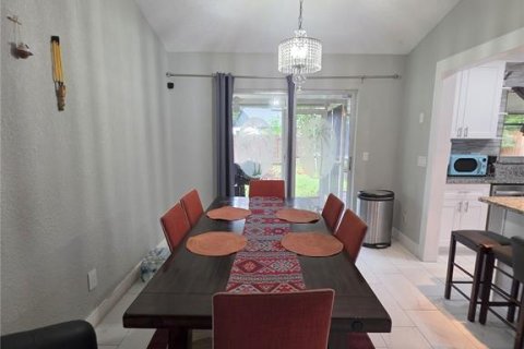 House in Orlando, Florida 3 bedrooms, 102.19 sq.m. № 1914831 - photo 7