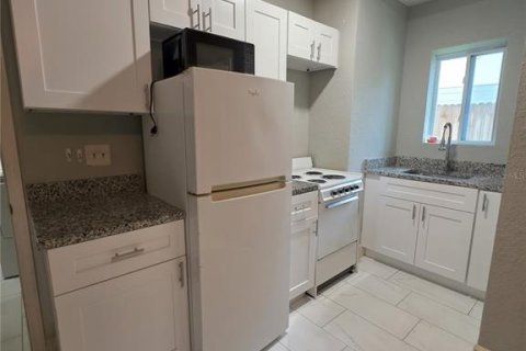 House in Orlando, Florida 3 bedrooms, 102.19 sq.m. № 1914831 - photo 18