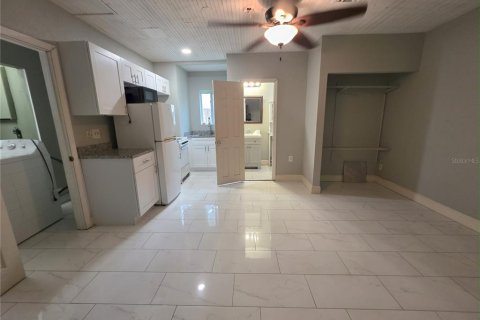 House in Orlando, Florida 3 bedrooms, 102.19 sq.m. № 1914831 - photo 15