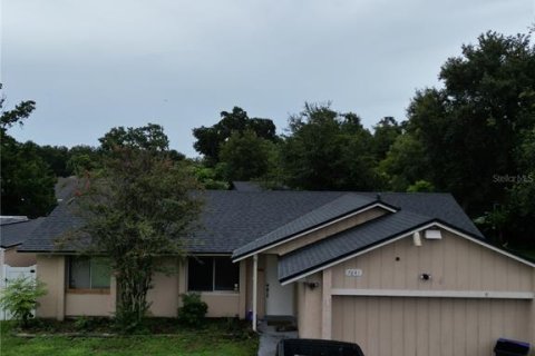 House in Orlando, Florida 3 bedrooms, 102.19 sq.m. № 1914831 - photo 1