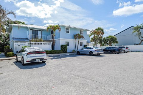 Townhouse in Vero Beach, Florida 2 bedrooms, 115.57 sq.m. № 2188401 - photo 3