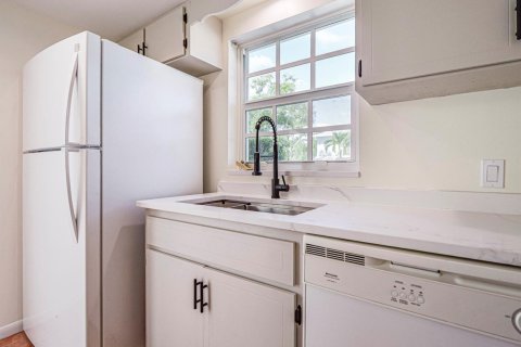 Townhouse in Vero Beach, Florida 2 bedrooms, 115.57 sq.m. № 2188401 - photo 11