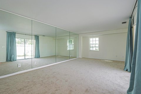 Townhouse in Vero Beach, Florida 2 bedrooms, 115.57 sq.m. № 2188401 - photo 8
