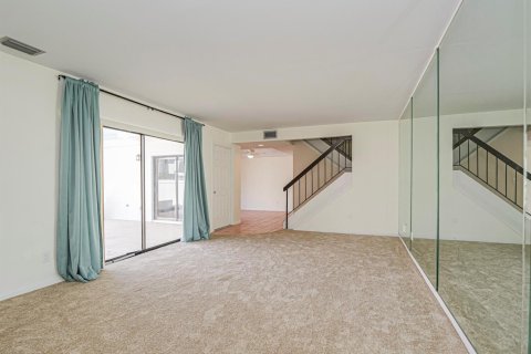Townhouse in Vero Beach, Florida 2 bedrooms, 115.57 sq.m. № 2188401 - photo 7