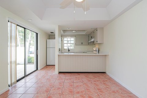 Townhouse in Vero Beach, Florida 2 bedrooms, 115.57 sq.m. № 2188401 - photo 9