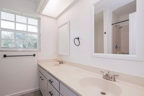 Townhouse in Vero Beach, Florida 2 bedrooms, 115.57 sq.m. № 2188401 - photo 19