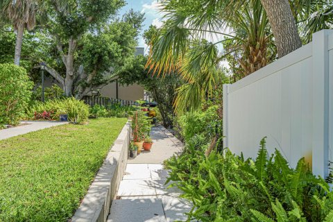 Townhouse in Vero Beach, Florida 2 bedrooms, 115.57 sq.m. № 2188401 - photo 26