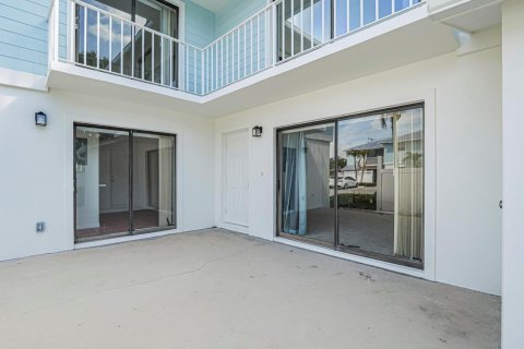 Townhouse in Vero Beach, Florida 2 bedrooms, 115.57 sq.m. № 2188401 - photo 6