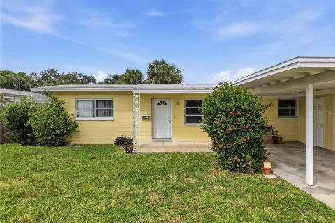 House in Saint Petersburg, Florida 2 bedrooms, 89.19 sq.m. № 2394457 - photo 2