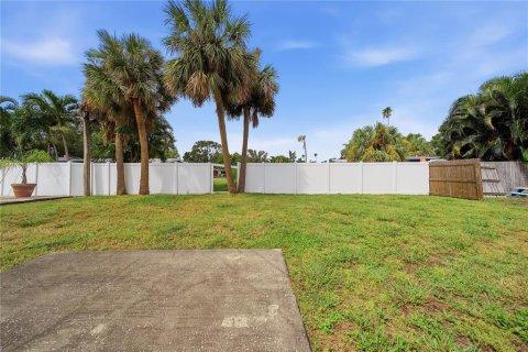 House in Saint Petersburg, Florida 2 bedrooms, 89.19 sq.m. № 2394457 - photo 18