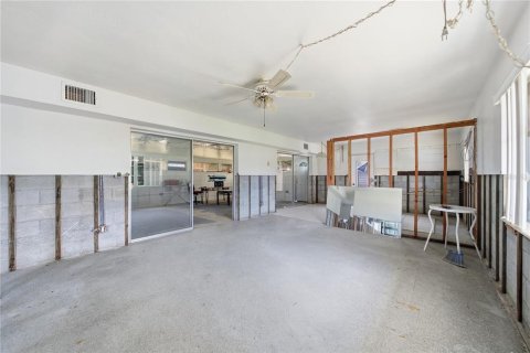 House in Saint Petersburg, Florida 2 bedrooms, 89.19 sq.m. № 2394457 - photo 7