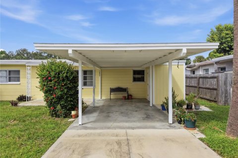 House in Saint Petersburg, Florida 2 bedrooms, 89.19 sq.m. № 2394457 - photo 3
