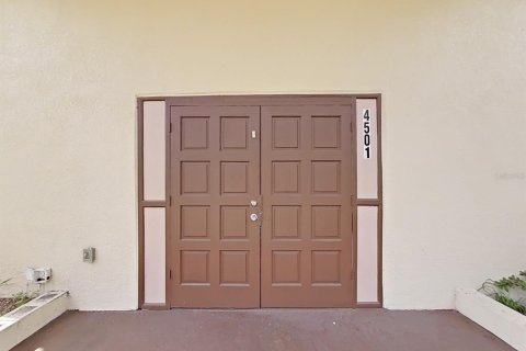 Immobilier commercial à vendre à Tampa, Floride: 159.79 m2 № 2209574 - photo 10