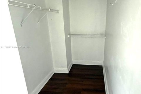 Condominio en venta en Fort Lauderdale, Florida, 1 dormitorio, 75.81 m2 № 1726791 - foto 16