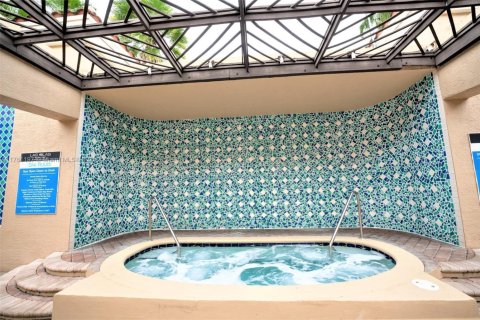 Condominio en venta en Fort Lauderdale, Florida, 1 dormitorio, 75.81 m2 № 1726791 - foto 4