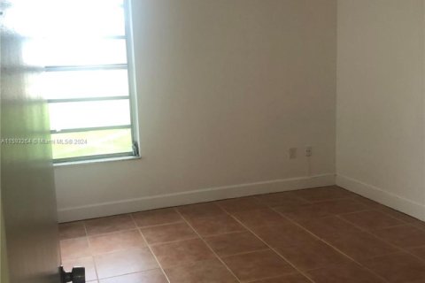 Copropriété à vendre à Miami, Floride: 2 chambres, 89.93 m2 № 1812195 - photo 14