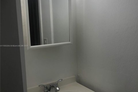 Copropriété à vendre à Miami, Floride: 2 chambres, 89.93 m2 № 1812195 - photo 12