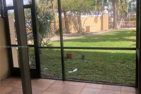 Copropriété à vendre à Miami, Floride: 2 chambres, 89.93 m2 № 1812195 - photo 17