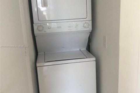 Copropriété à vendre à Miami, Floride: 2 chambres, 89.93 m2 № 1812195 - photo 10