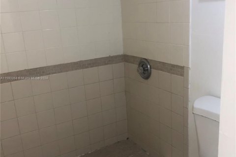 Copropriété à vendre à Miami, Floride: 2 chambres, 89.93 m2 № 1812195 - photo 11