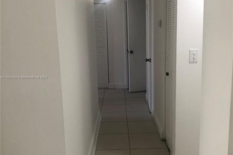Copropriété à vendre à Miami, Floride: 2 chambres, 89.93 m2 № 1812195 - photo 7