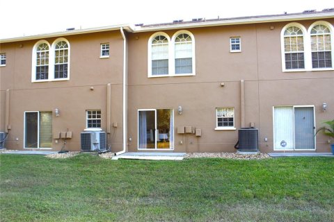 Touwnhouse à vendre à Brandon, Floride: 2 chambres, 134.52 m2 № 2138959 - photo 5