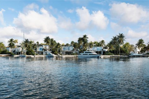 Villa ou maison à vendre à Miami, Floride: 4 chambres, 432.83 m2 № 2008647 - photo 4