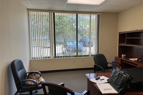 Propiedad comercial en alquiler en Tampa, Florida, 1146.04 m2 № 1815059 - foto 5