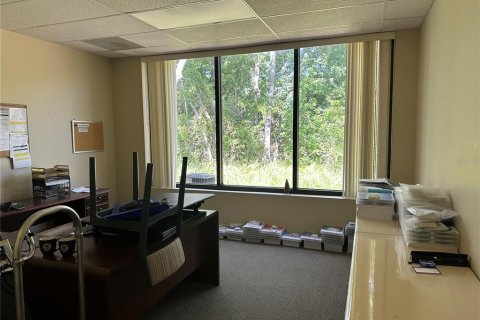 Propiedad comercial en alquiler en Tampa, Florida, 1146.04 m2 № 1815059 - foto 6