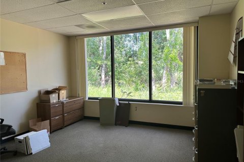 Propiedad comercial en alquiler en Tampa, Florida, 1146.04 m2 № 1815059 - foto 3