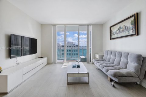 Condominio en alquiler en Miami, Florida, 2 dormitorios, 103.4 m2 № 1991075 - foto 12