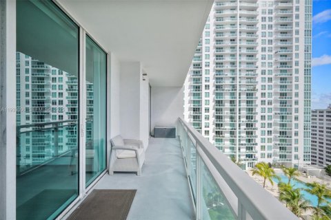 Condominio en alquiler en Miami, Florida, 2 dormitorios, 103.4 m2 № 1991075 - foto 4